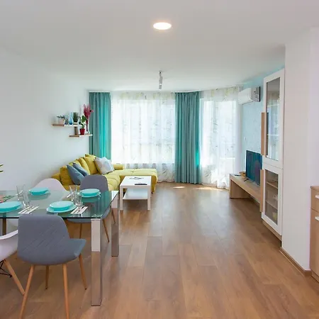 Appartement Brand New One Bedroom Zenit 6 *