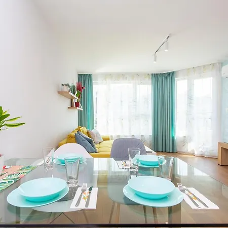 アパート Brand New One Bedroom Zenit 6 *