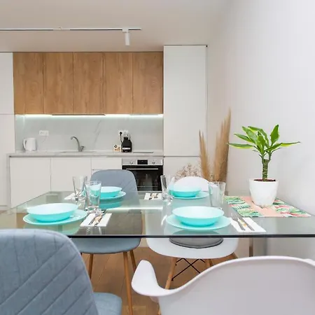 Brand New One Bedroom Zenit 6 アパート *