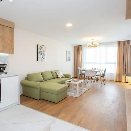 アパート Brand New One Bedroom Zenit 6 *